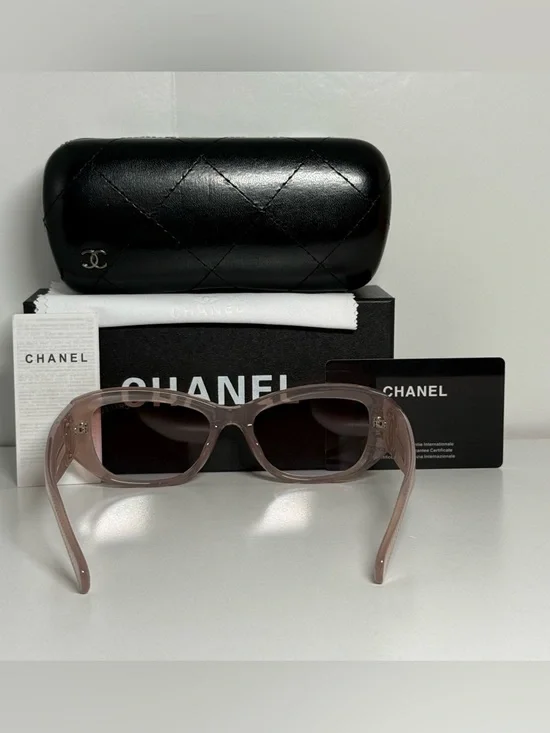 CHANEL Pink Cat-Eye Sunglasses with Signature CC Logo - Picture 4 of 4